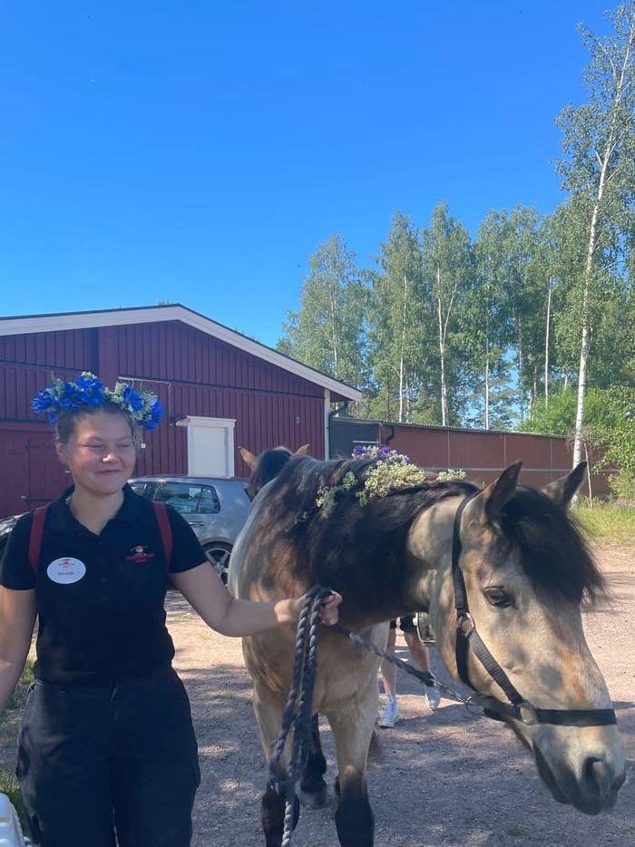 Amanda Hallberg på Astrid Lindgrens värld.