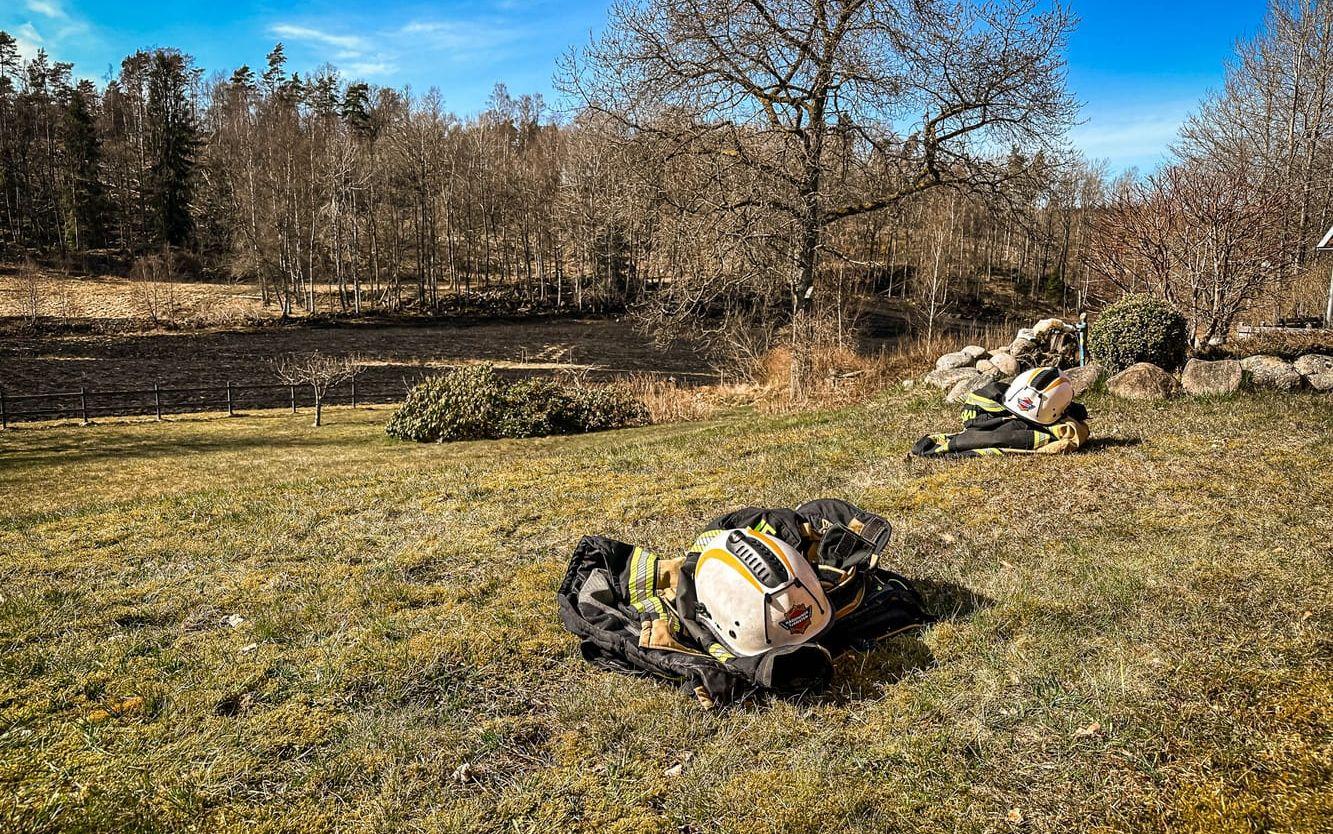 Gräsbrand i Horred, räddningstjänst från Horred och Mark på plats.