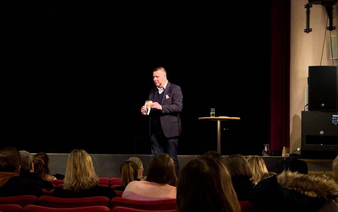 Thomas Ardenfors har gett ut böcker om hur det är att vara jour- och familjehem.