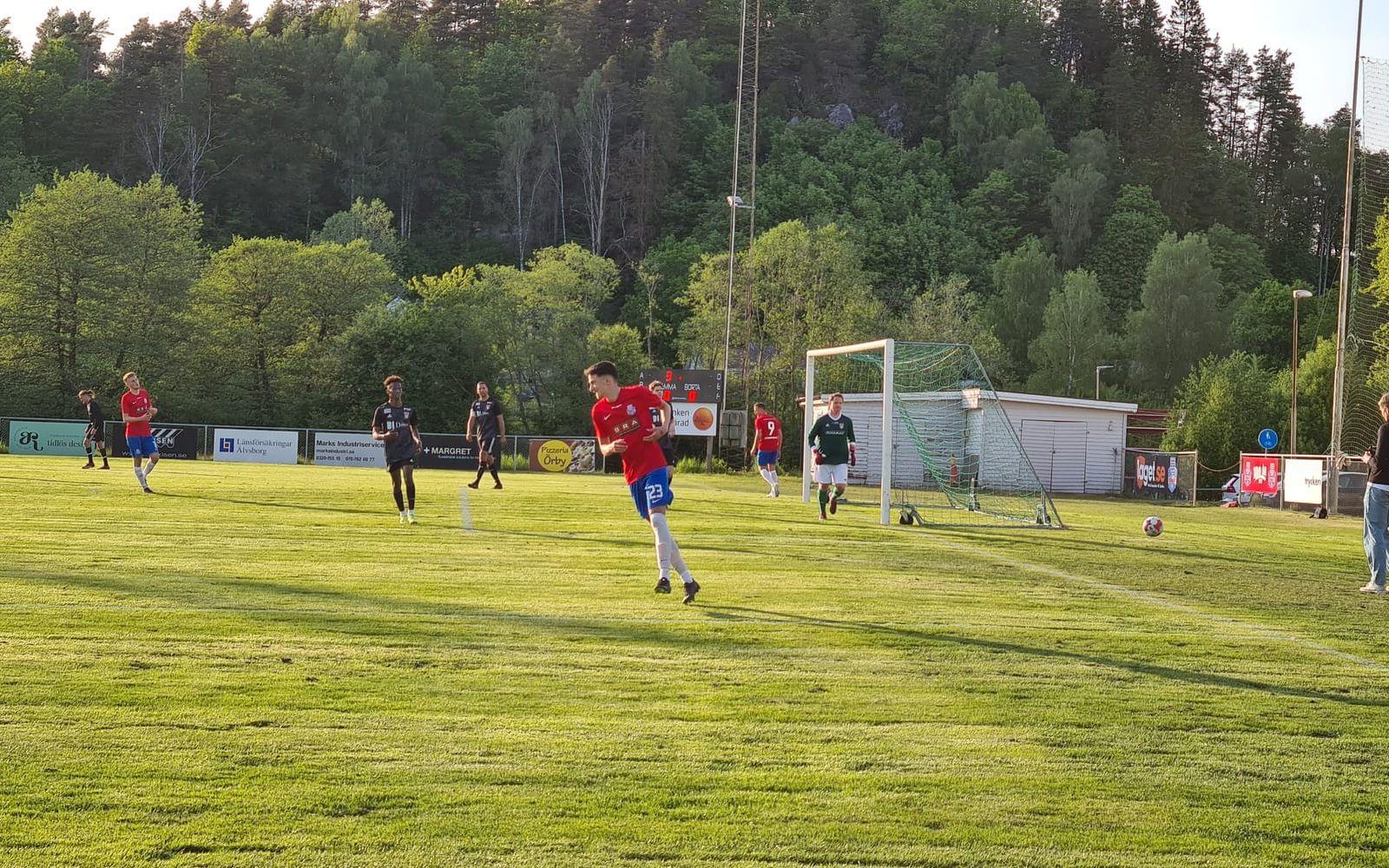 Kinna IF mötte KF Velebit under fredagskvällen. 