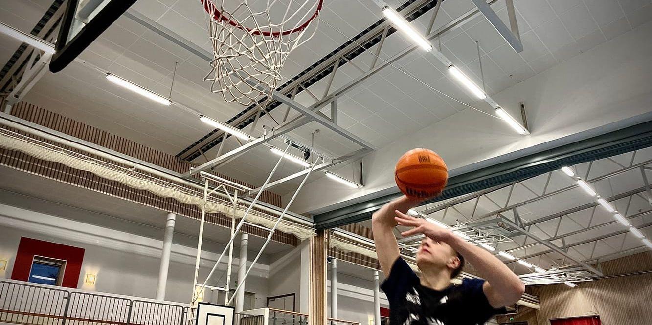 Anton Johansson, basketsspelare i BK Marbo. 