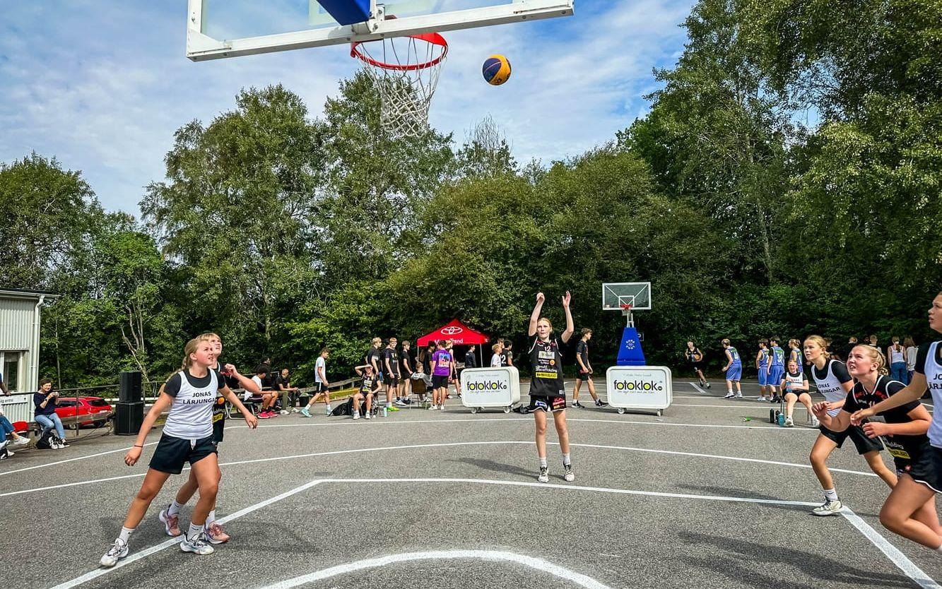 Marbo Basket arrangerar turnering i streetbasket i så kallad 3x3.