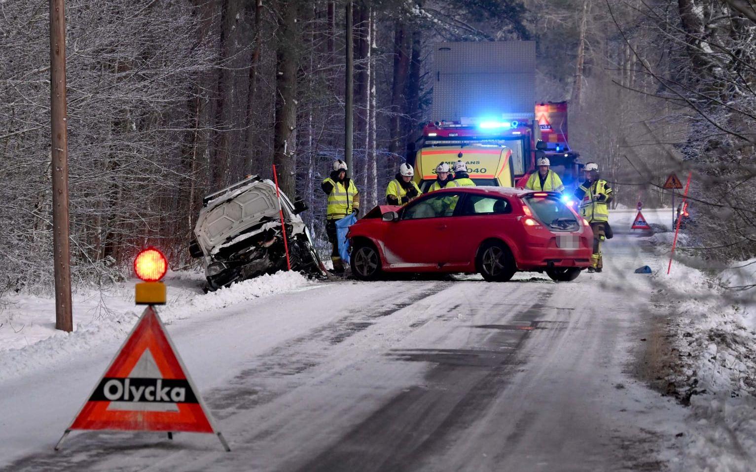 Under måndagsmorgonen inträffade en frontalkrock mellan Örby och Kinna.