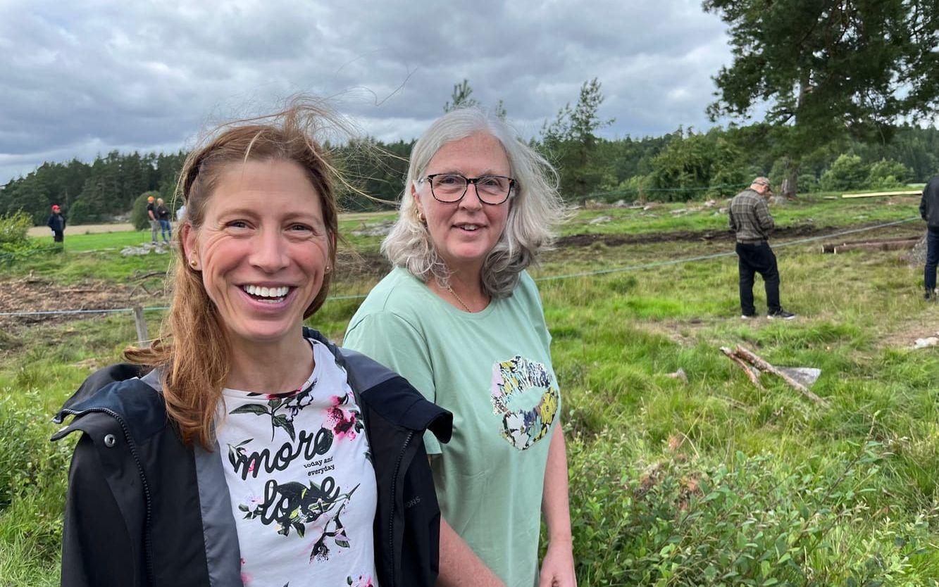 Anna Johansson och Christina Mathisen har kört hit från Rävlanda för att kolla in skogskörningen. 