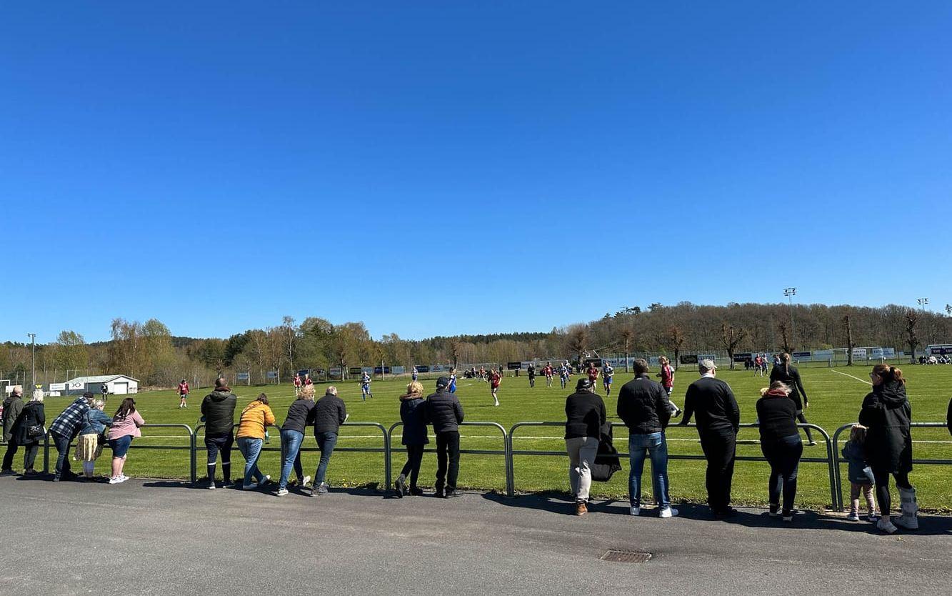 IFK Örby möter Örgryte IS division ett fotboll Örby IP. Damfotboll.