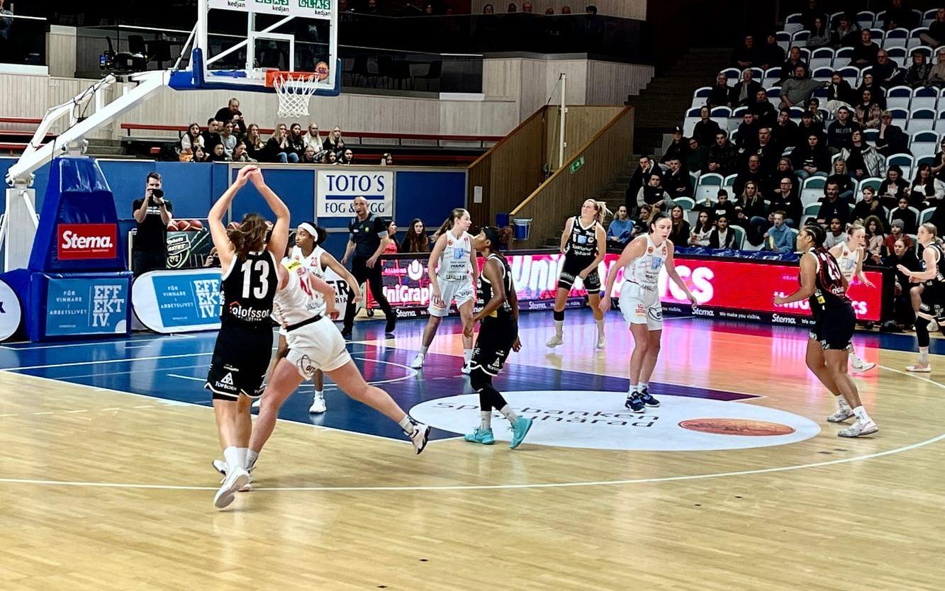 Derby i svenska basketligan mellan Sjuhärad och Mark, 30 november 2022 i Boråshallen